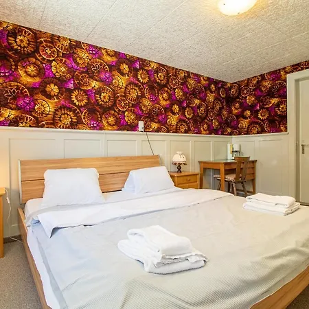 Methfessel By シャレー アローザ